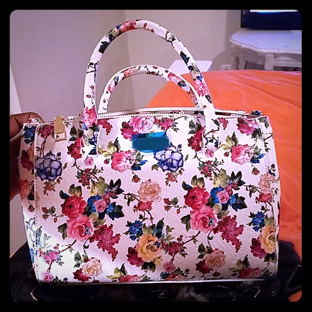 Bebe purse used